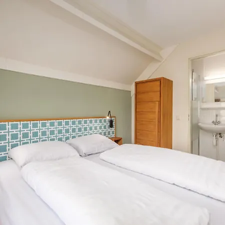Cozy With Two Bathrooms, 3 Km From Holiday home Putten